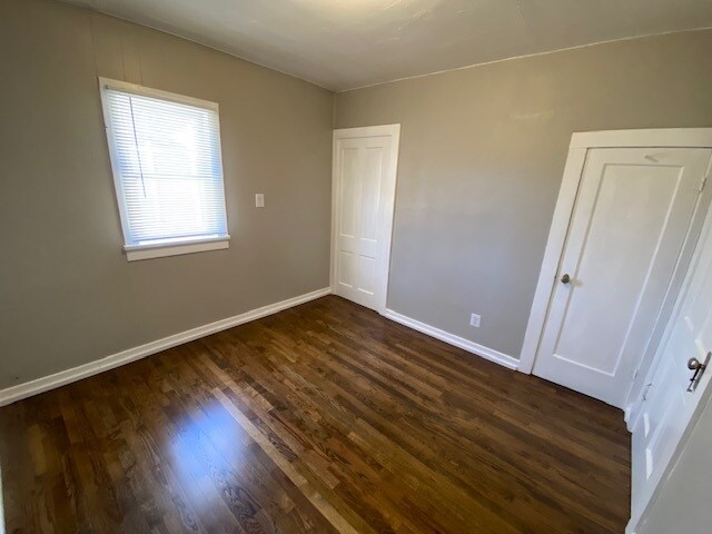 Bedroom - 105 N Public Rd
