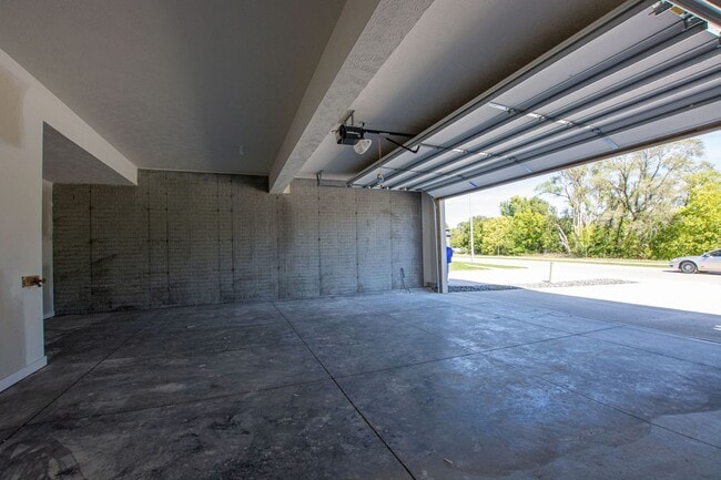 Building Photo - S342-346 North Allen Street