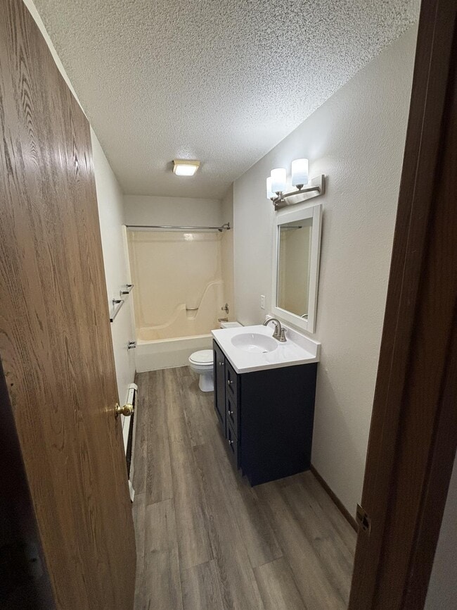 Building Photo - 619 S Johnson-5