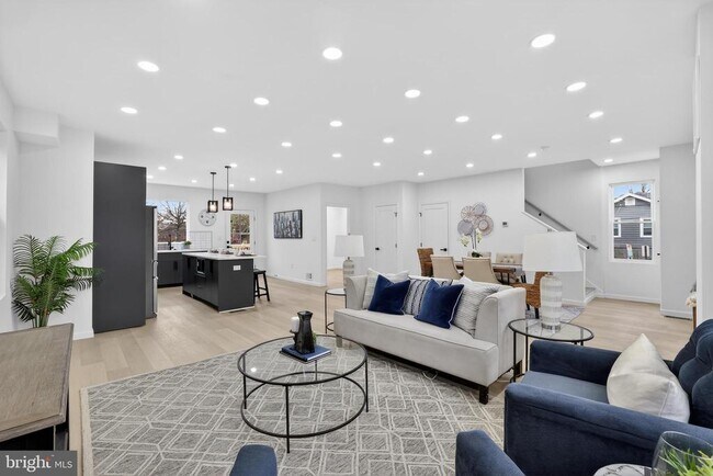 Building Photo - 2932 Yost Pl NE