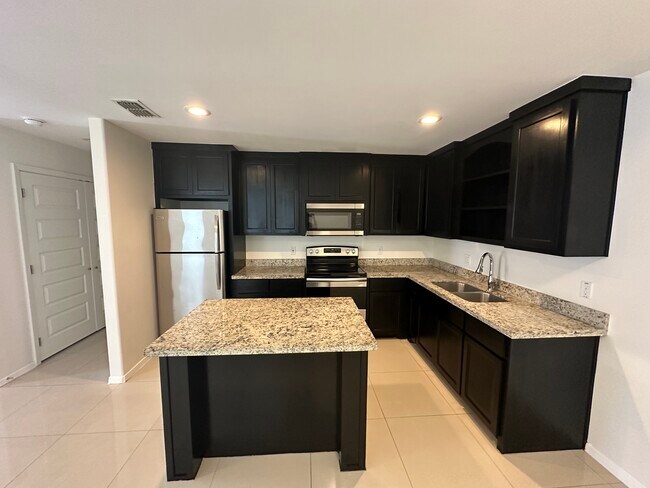 Kitchen - 2804 Wolverine St