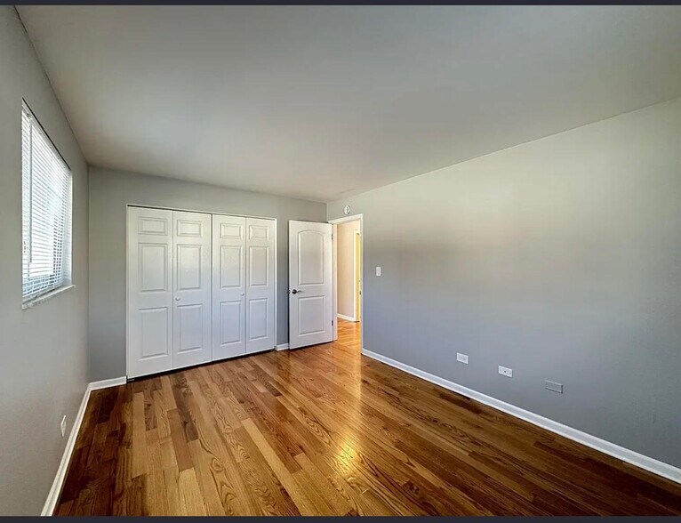 Building Photo - 1653 Oakwood Ave