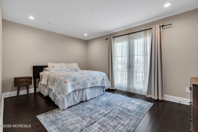 Building Photo - 58 Seaview Ave