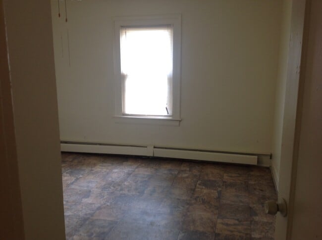 Building Photo - Single Family Home