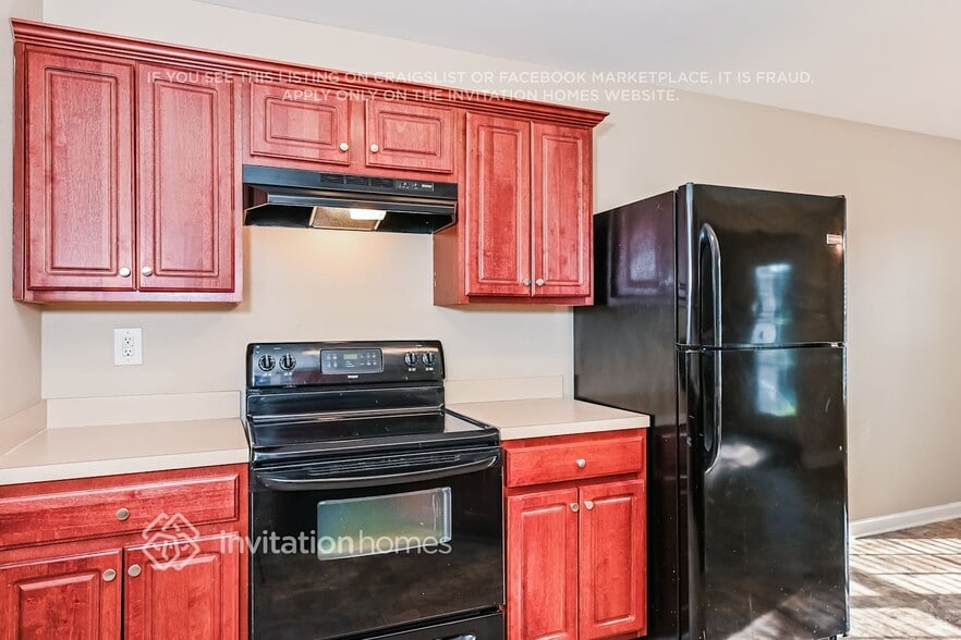 Building Photo - 6685 White Walnut Way