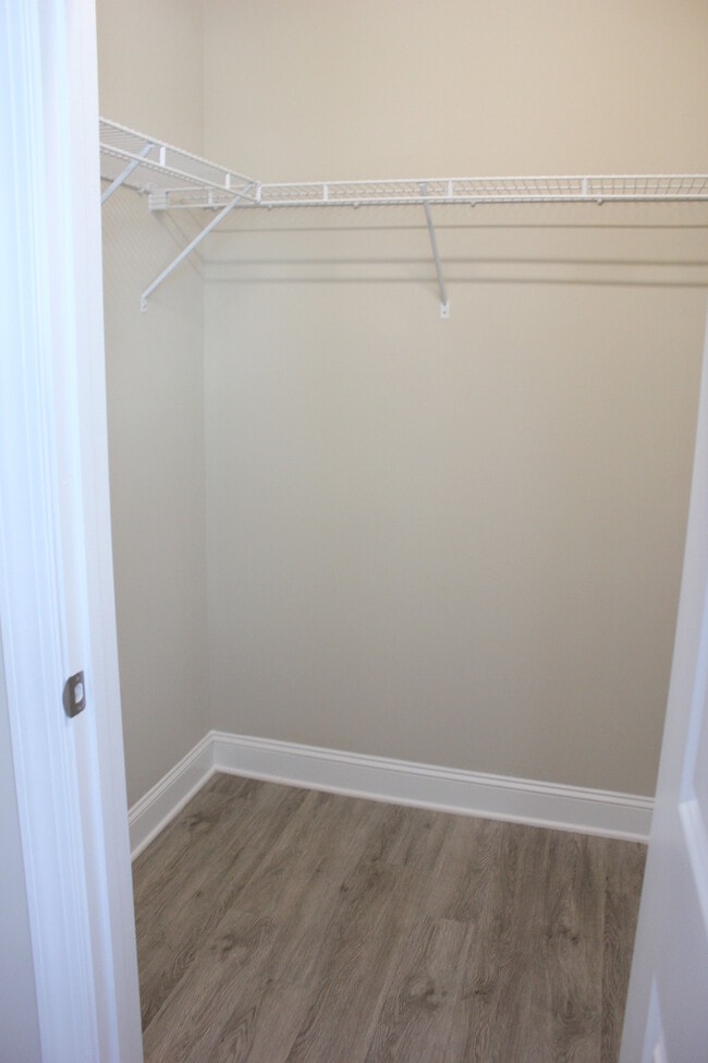 Building Photo - 2 Bedroom, 2 Bath Apartment for Rent