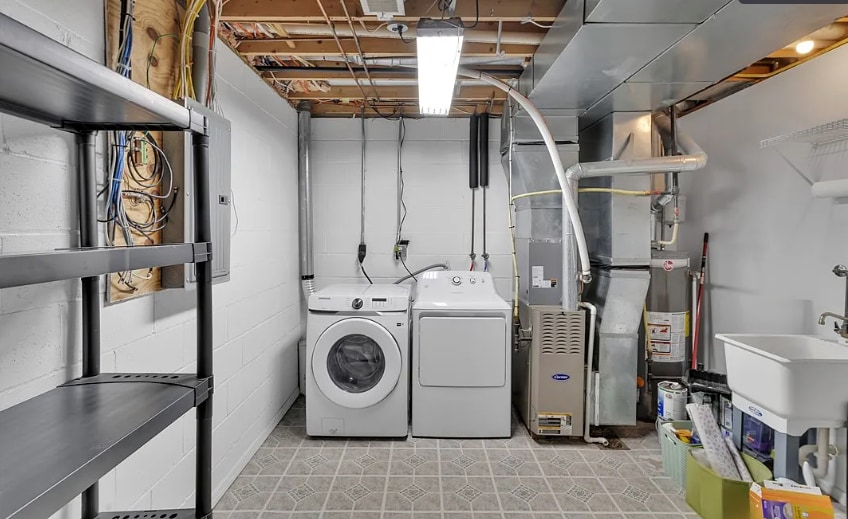 Building Photo - 2002 Ashburn Ct