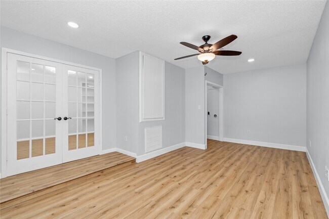Building Photo - 11018 Long Gate Dr