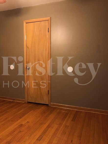 Building Photo - 8316 Stark Ave