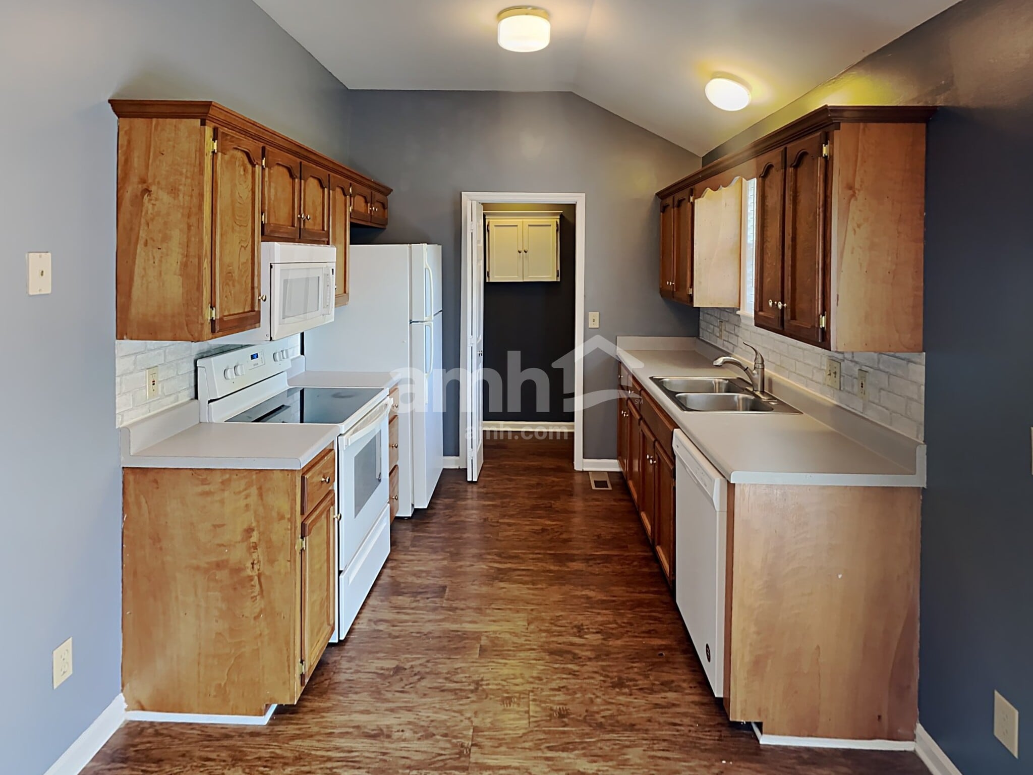 Building Photo - 104 Cascade Ln