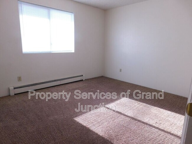 Building Photo - 3245 Downey Ct