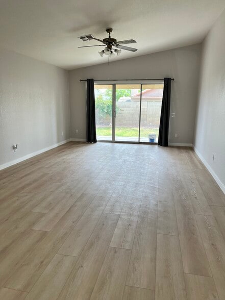 Building Photo - 149 W Gary Way