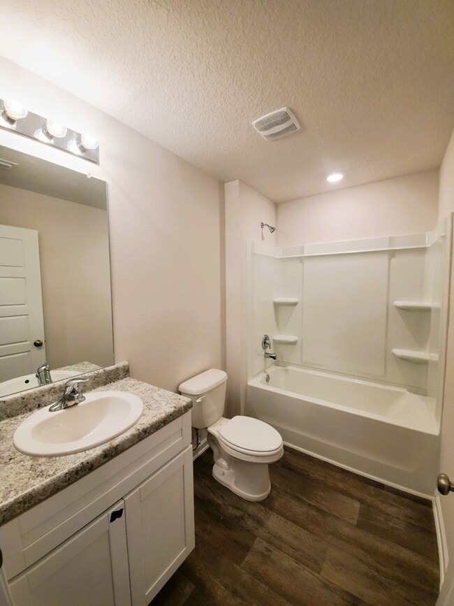 Building Photo - Newer 4 Bedroom, 2 Bath Smart Home located in the perfect location of Pensacola!