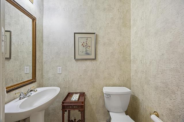 Building Photo - 619 Loch View Ct