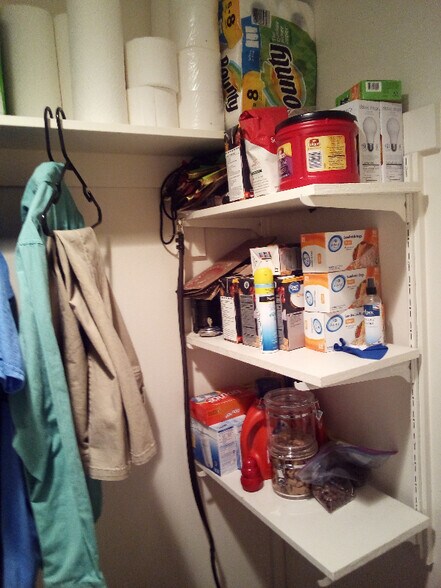 Building Photo - 233 Old Fort Rd