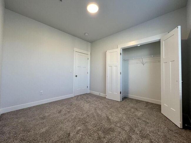 Building Photo - 3661 W 1500 N