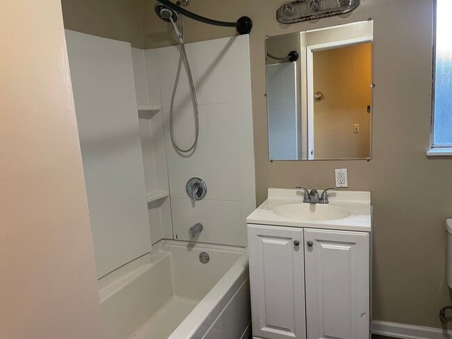 Building Photo - 300 Pacific St