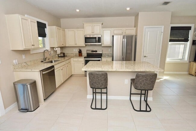 Building Photo - 3524 Carriage Pointe Cir