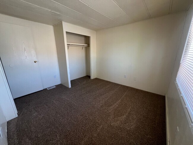 Building Photo - Low Traffic Street-Small Pet Family Member...