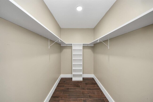 Building Photo - 11811 Campos Dr
