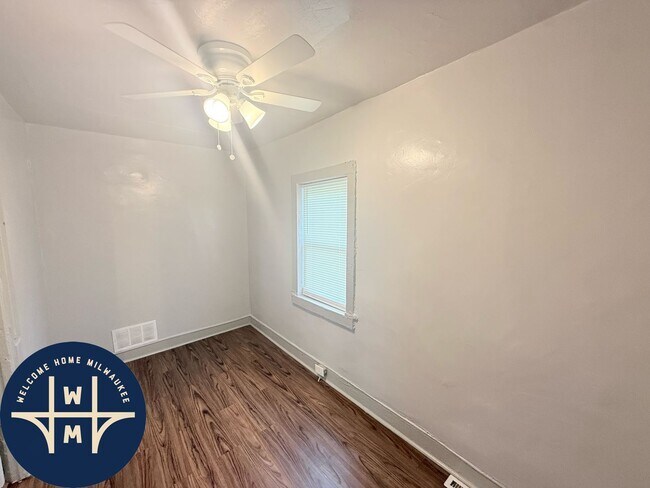 Building Photo - 2454 N 7th St