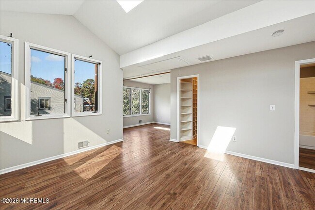 Building Photo - 140 Northrup Dr