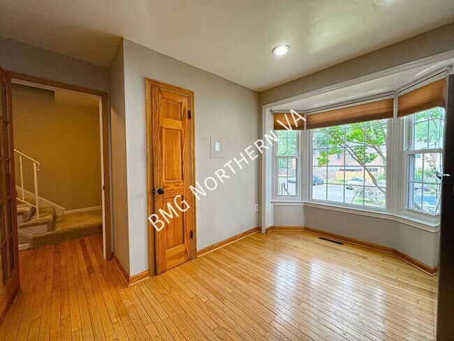 Building Photo - 566 Windover Ave NW