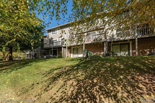 Building Photo - 862 Yorktown Ct