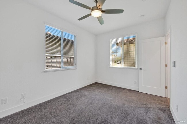 Building Photo - Stunning 4 Bedrooms 3.5 Bathrooms Two Story Home Located Short Distance of Sonoma State Universit...