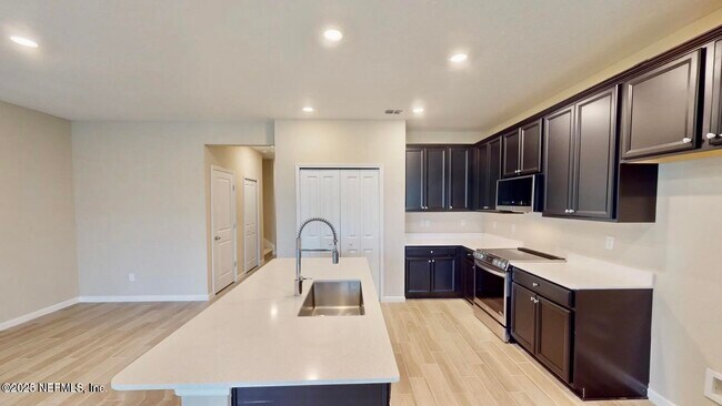 Building Photo - 495 Boracay Cir