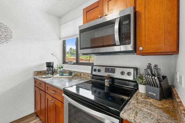 Building Photo - Kahana Manor #318 Furnished One Bedroom One Bath Unit