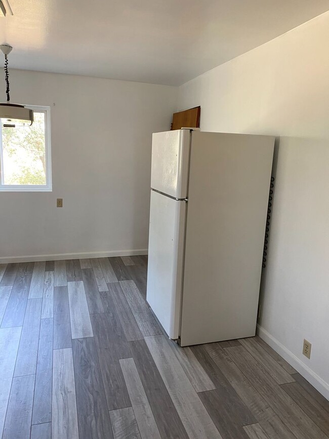 Building Photo - Cute 3 bedroom 1 bath house in country