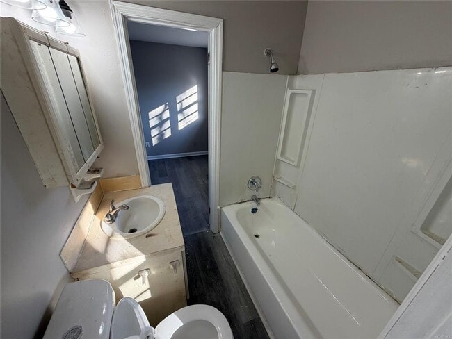 Building Photo - 350 Southlawn Dr