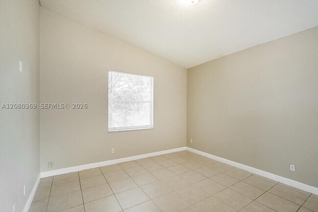 Building Photo - 5221 SW 141st Ave