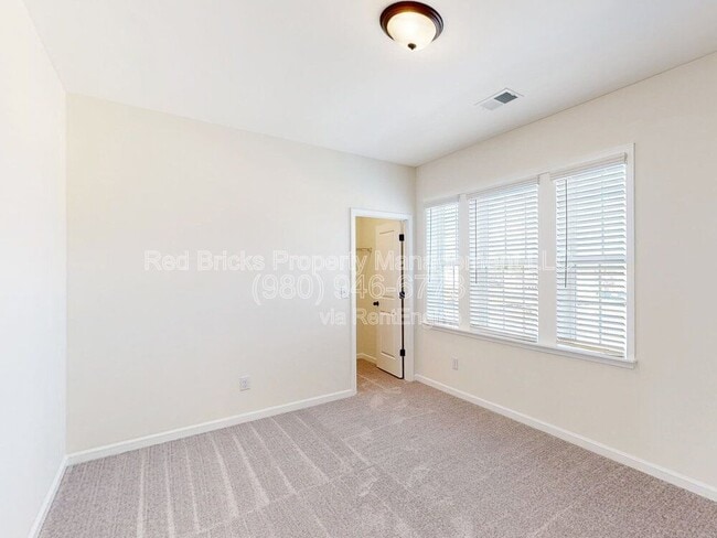 Building Photo - 17712 Summers Walk Blvd