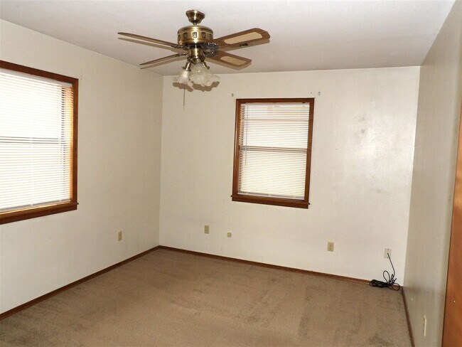 Building Photo - 1913 NE 35th St