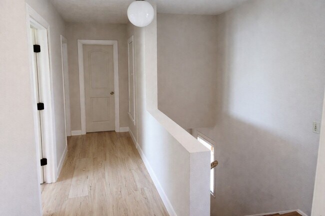 Building Photo - 5315 Bayway Dr