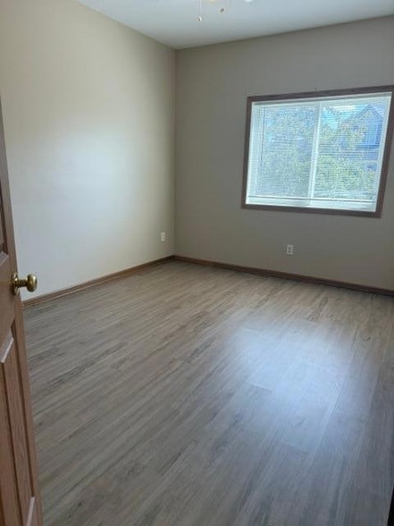 Building Photo - 6886 Meadow Grass Ln S