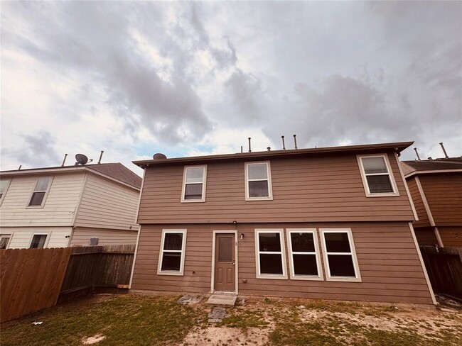 Building Photo - 20114 Windy Stone Dr