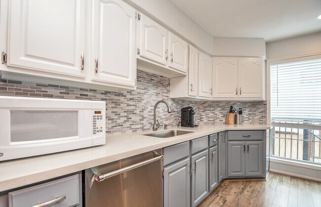 Building Photo - 1603 Haver St