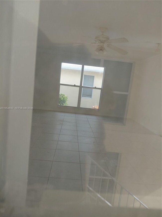 Building Photo - 731 Hummingbird Way