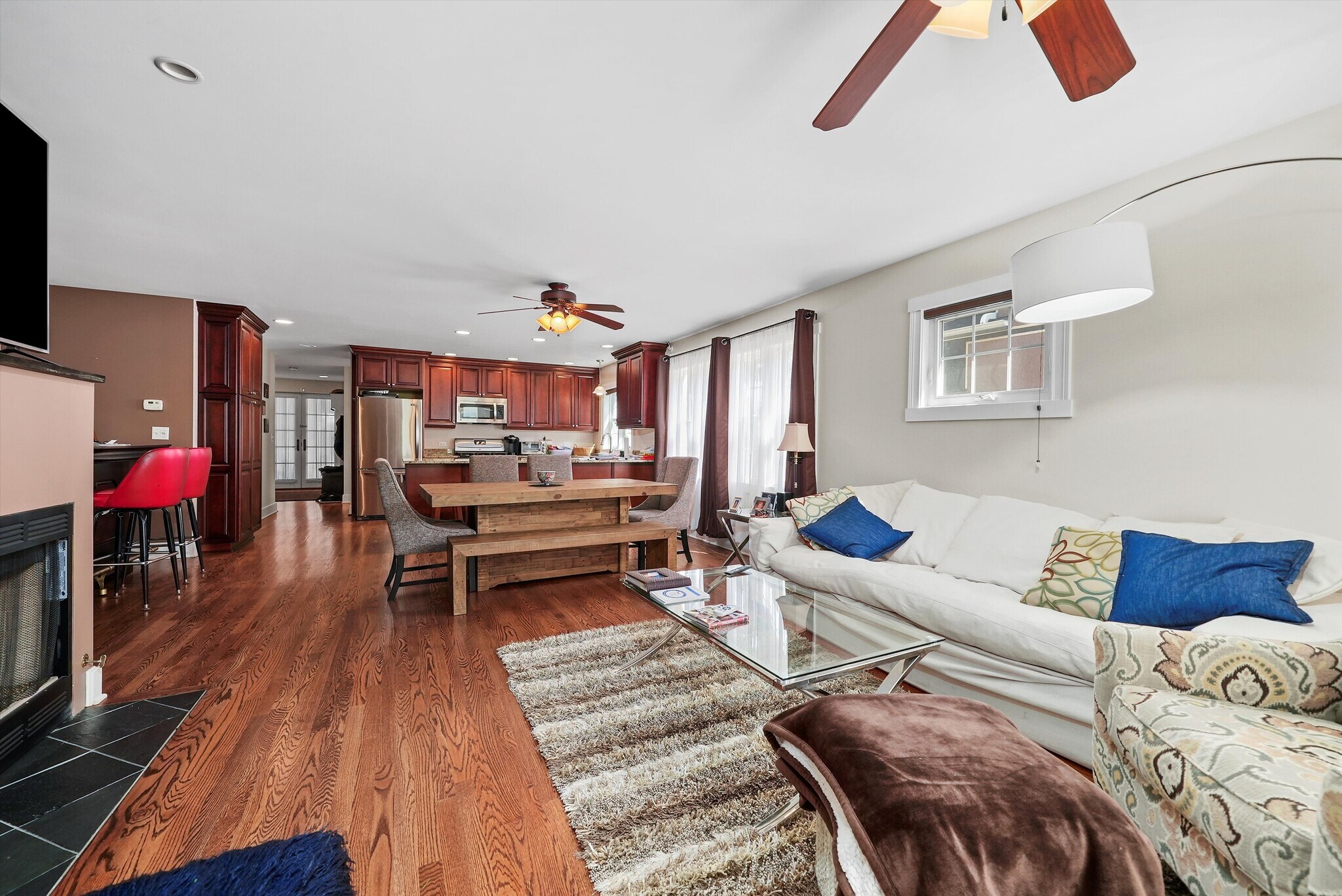 Living room - 153 Barrypoint Rd