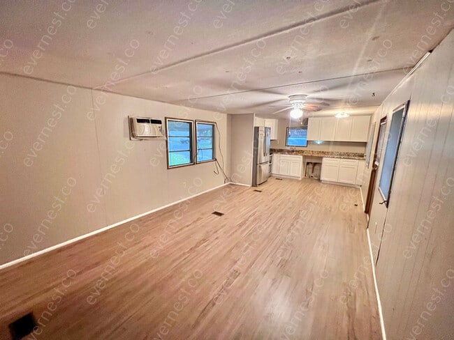 Building Photo - 820 Paradise Blvd