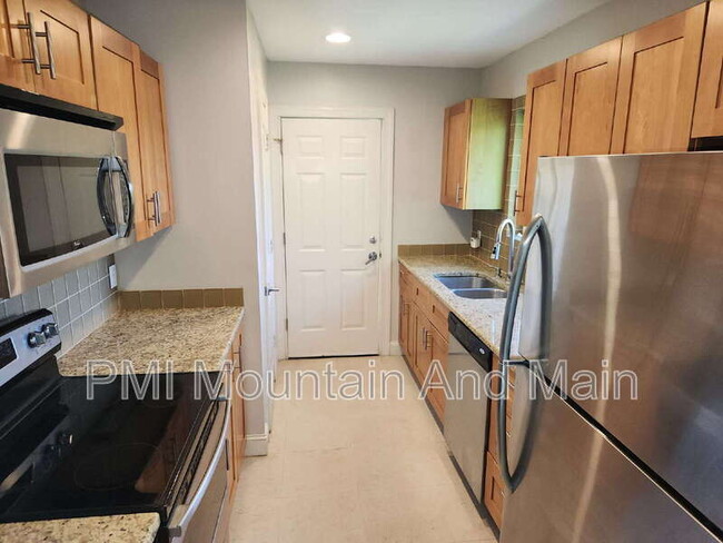 Building Photo - 74 Ebens Cove