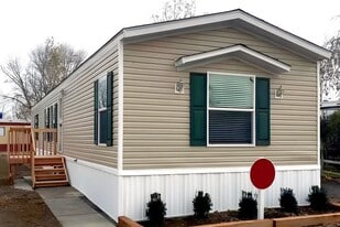 3 BEDROOM AND 2 BATH - 28 W Philadelphia Ave