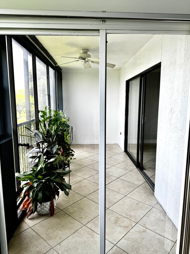 Primary Photo - 2334 S Cypress Bend Dr