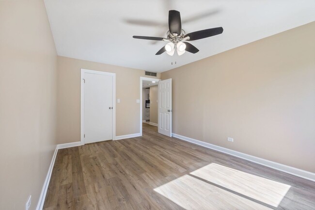 Building Photo - 940 Beau Dr