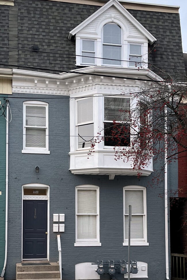Building Photo - 116 N Queen St
