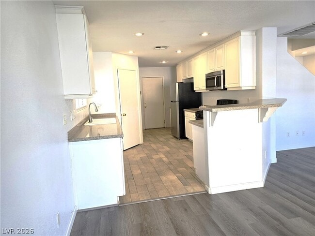 Building Photo - 11875 Galvani St