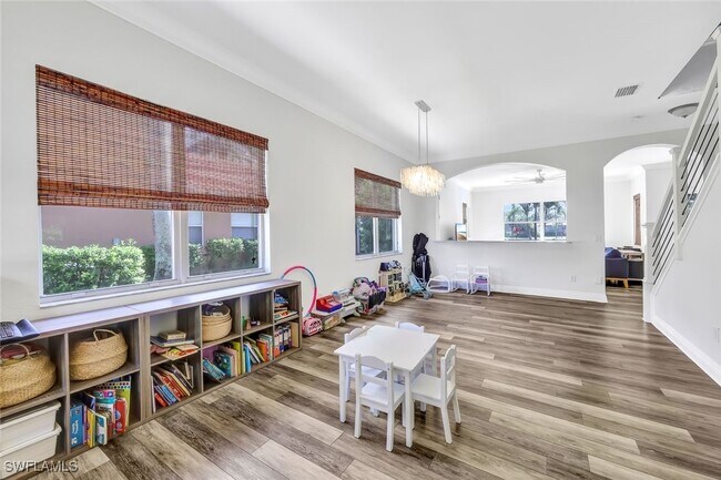 Building Photo - 1949 Par Dr